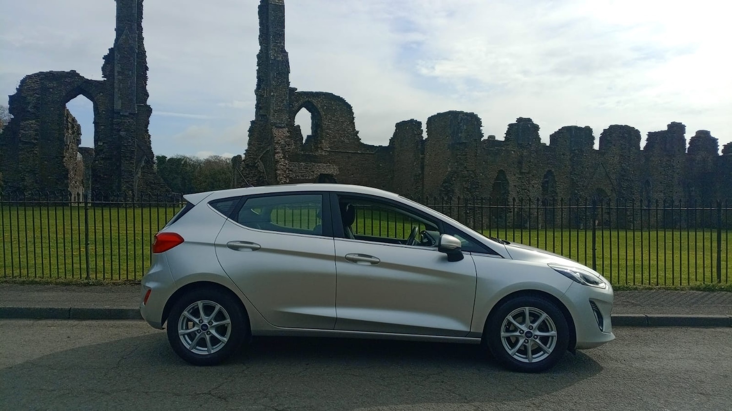 Used Ford Fiesta 2018 for sale - 78078209: Photo 2