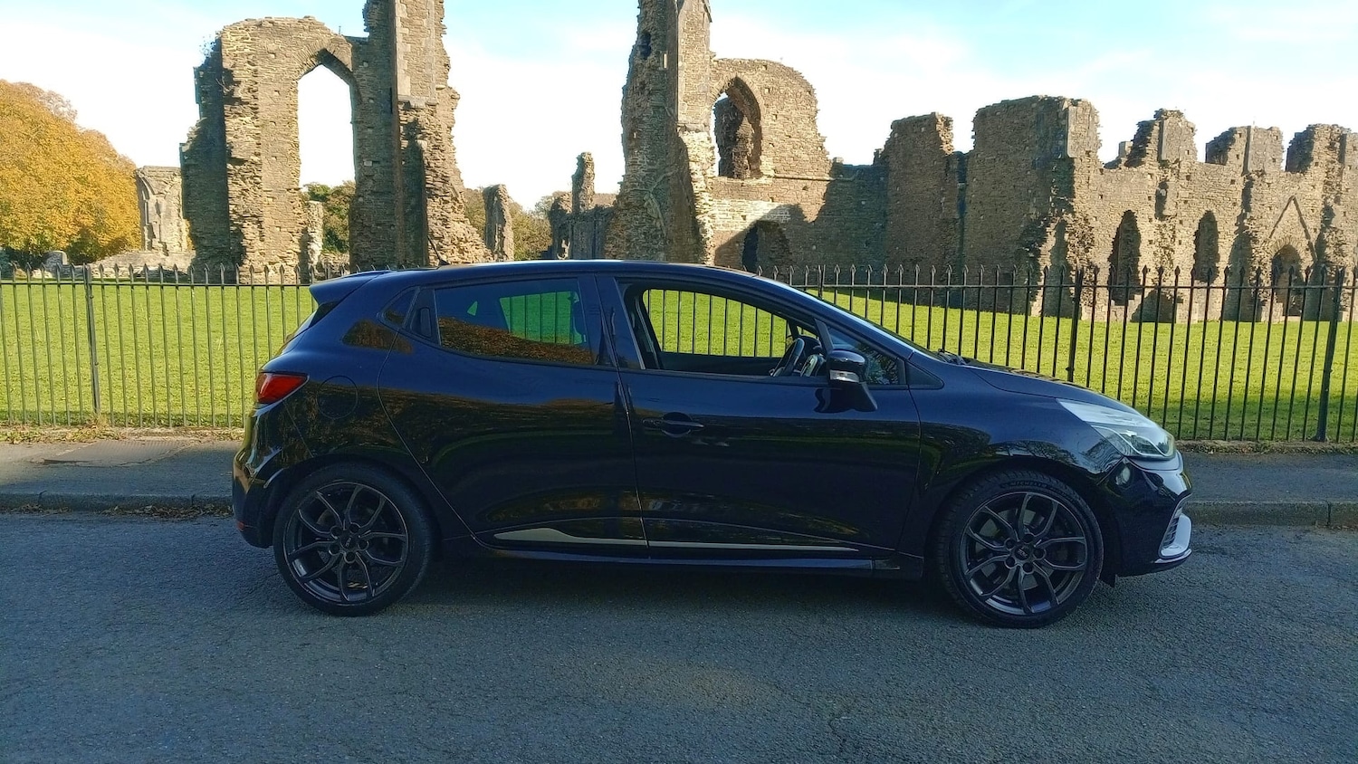 Used Renault Clio 2016 for sale - 76351426: Photo 2
