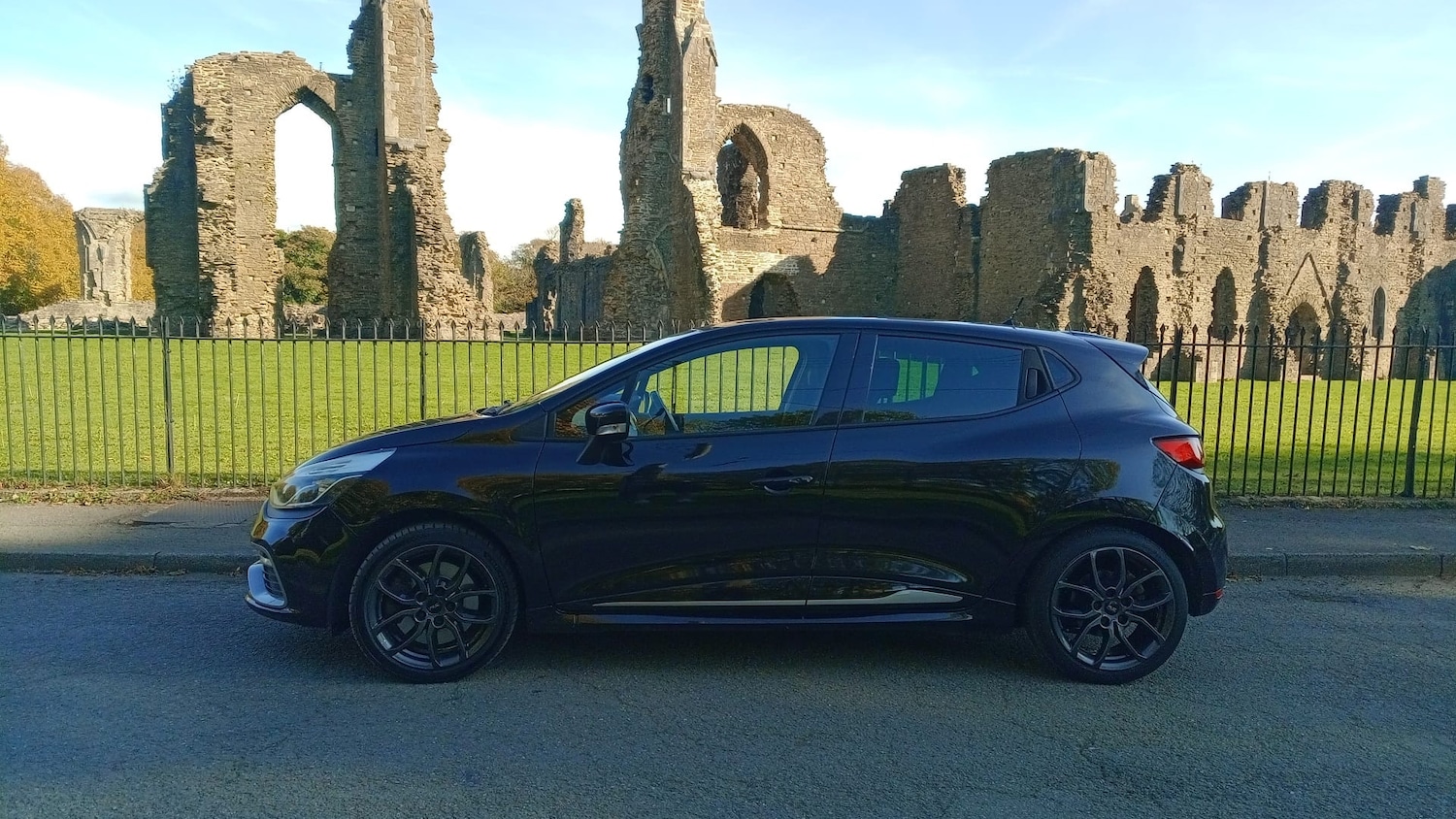 Used Renault Clio 2016 for sale - 76351426: Photo 3
