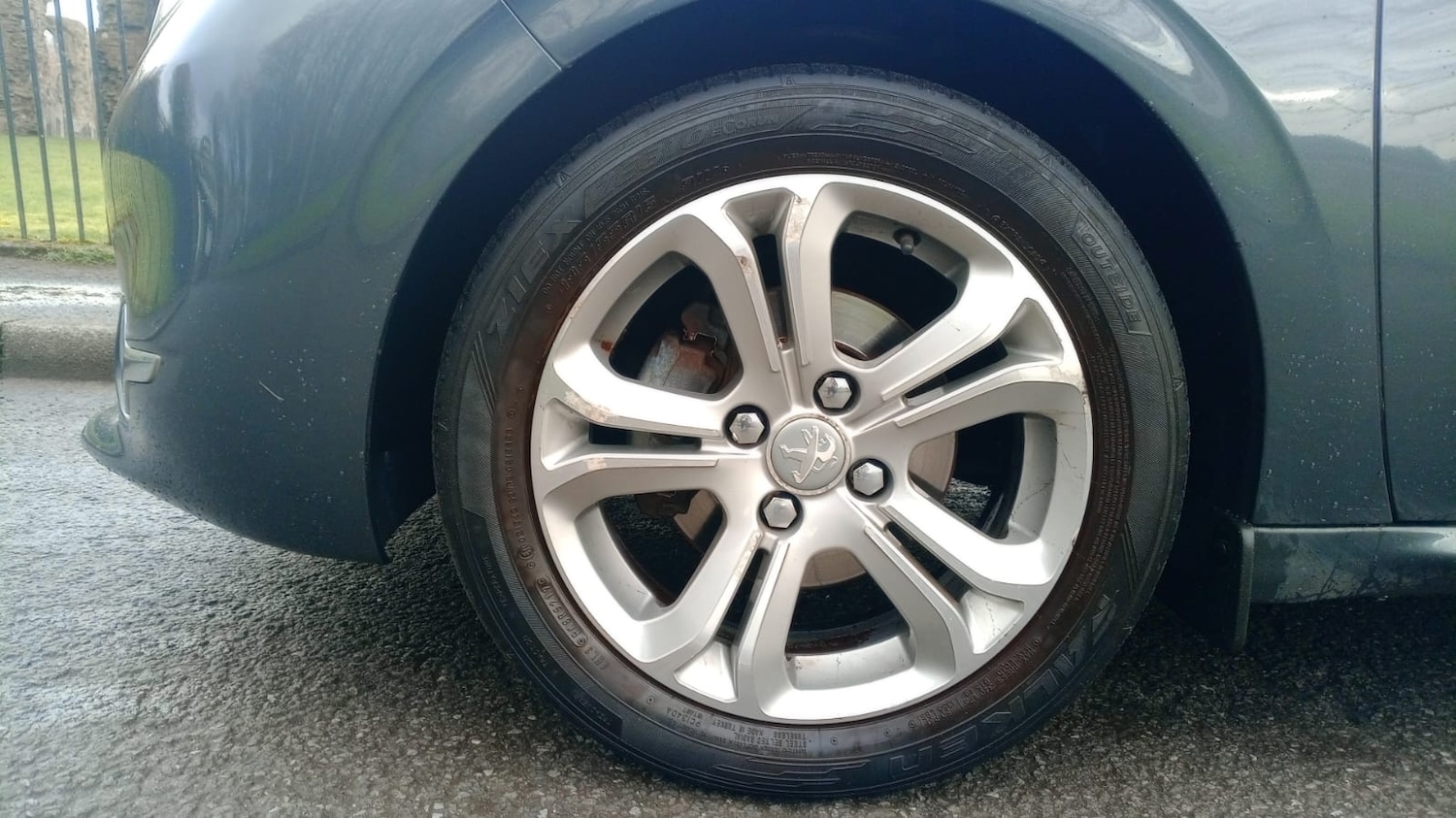 Used Peugeot 208 2013 for sale - 77579638: Photo 6