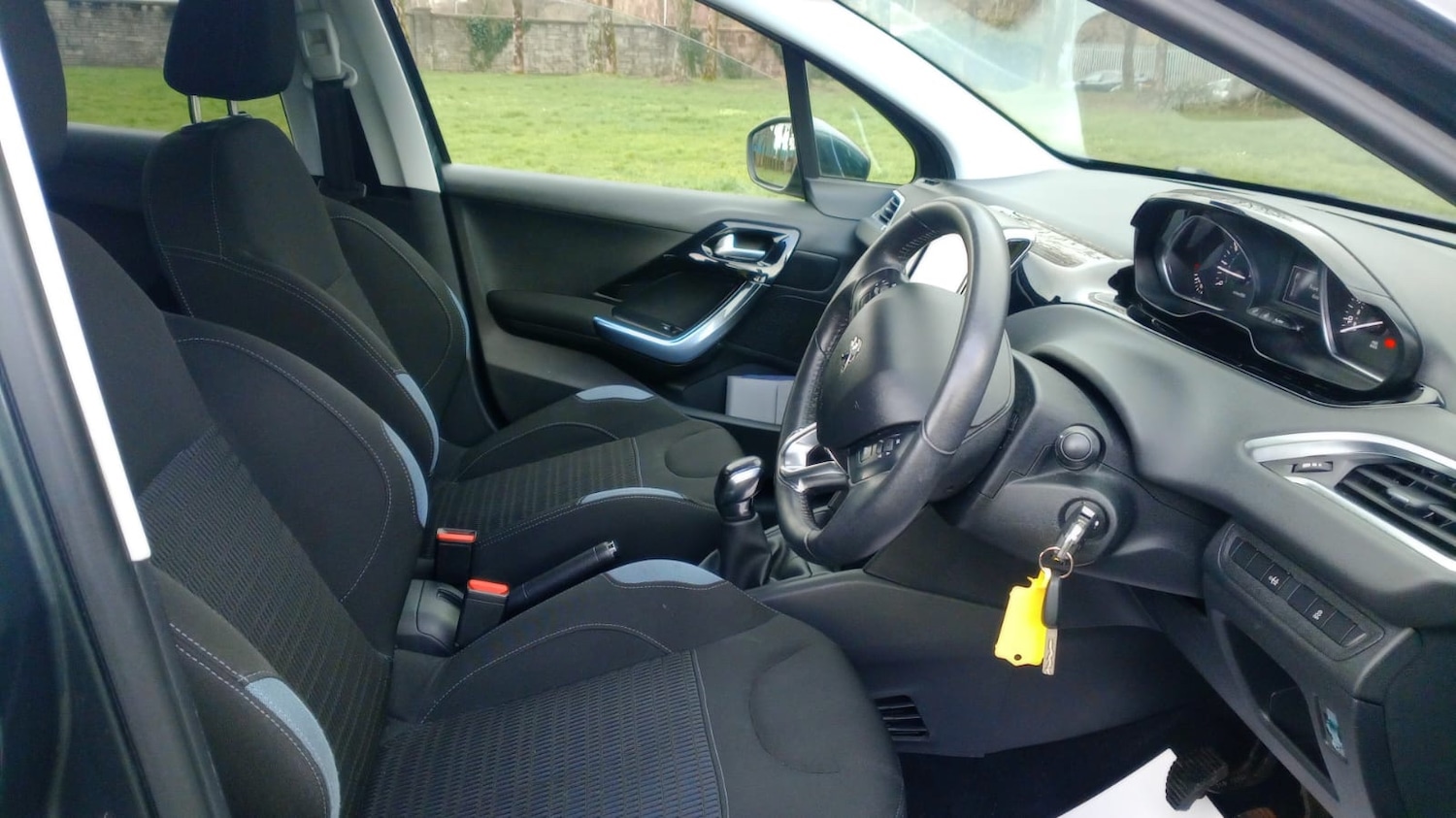 Used Peugeot 208 2013 for sale - 77579638: Photo 7