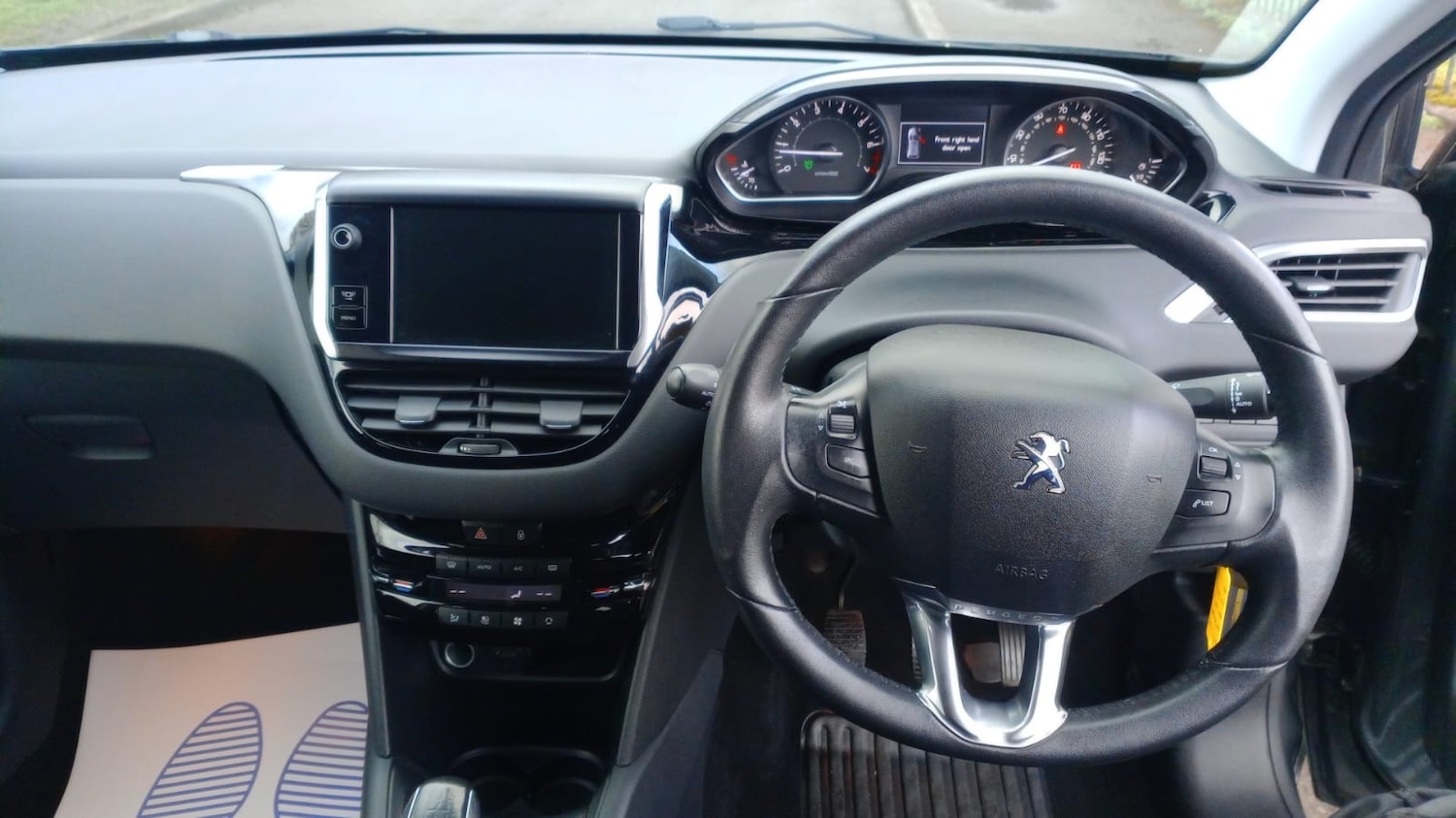 Used Peugeot 208 2013 for sale - 77579638: Photo 8