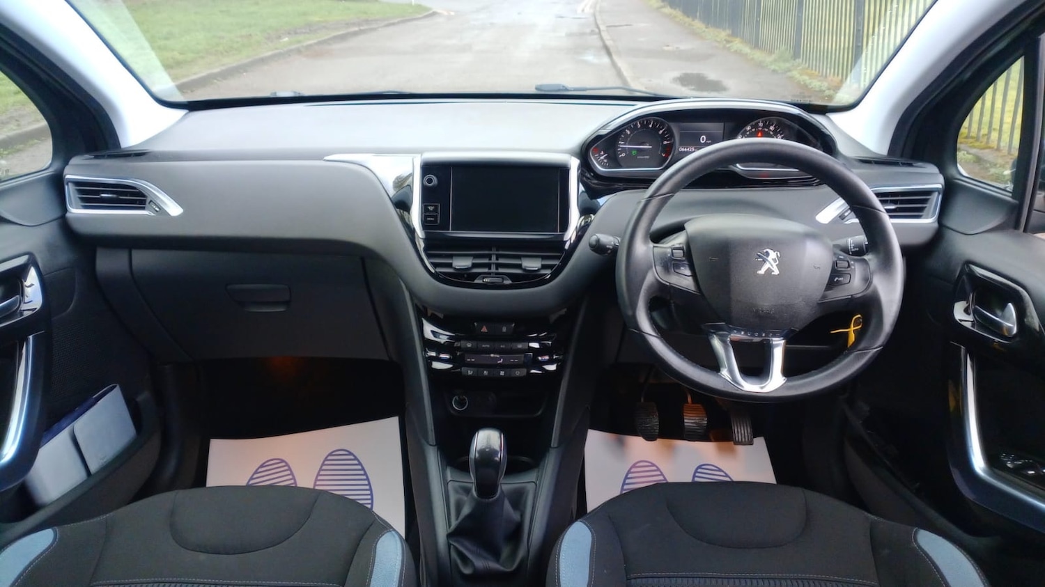 Used Peugeot 208 2013 for sale - 77579638: Photo 9
