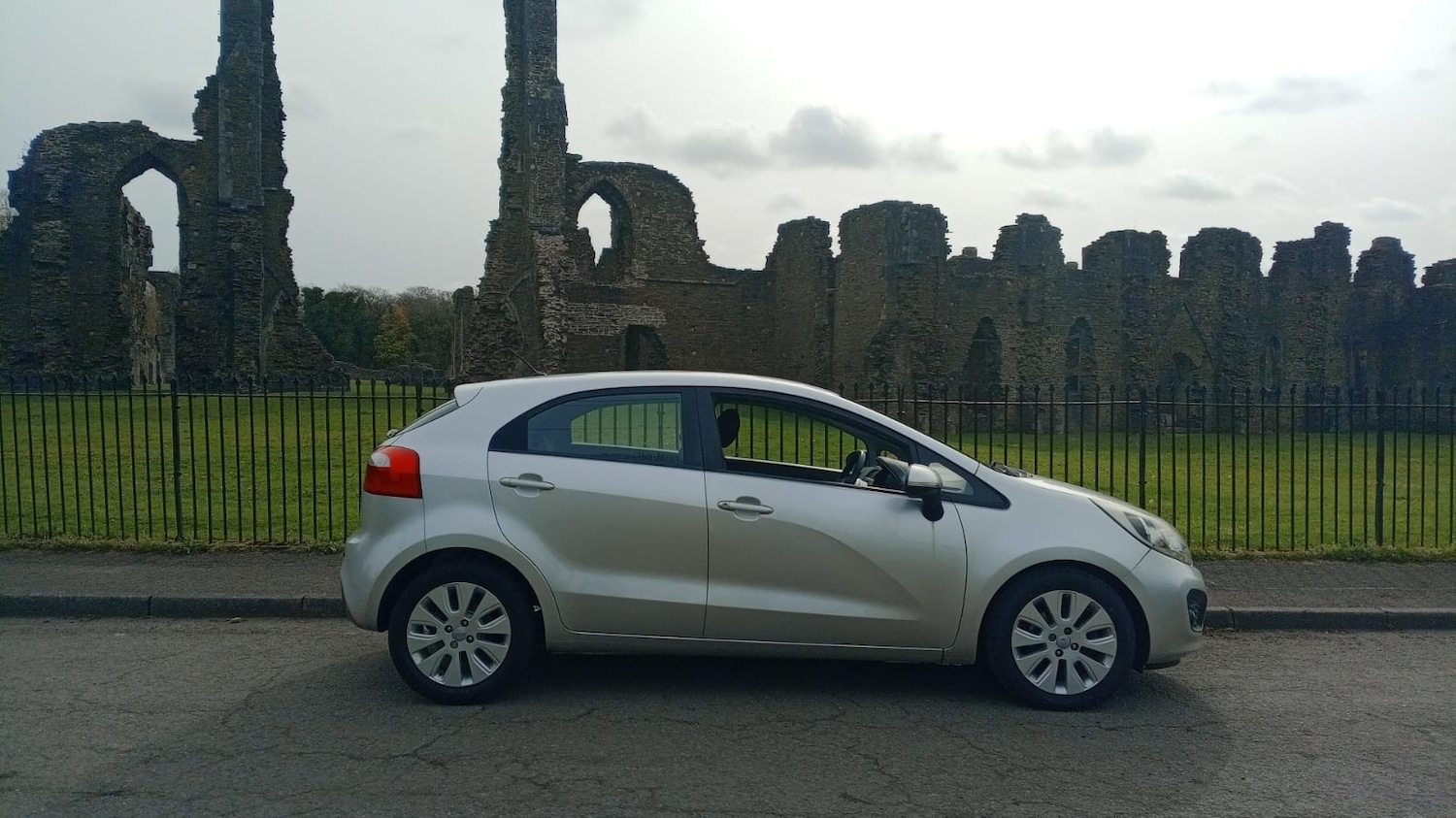 Used Kia Rio 2013 for sale - 78190584: Photo 2