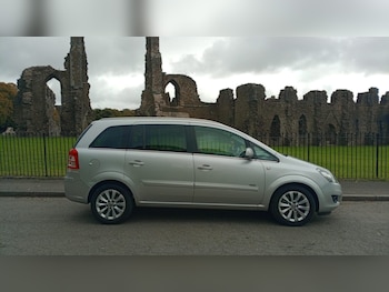 Used Vauxhall Zafira 2014 for sale - 76192850: Photo 2