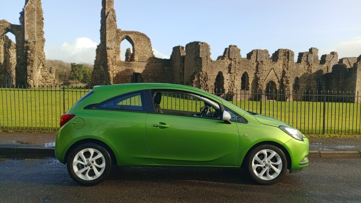 Used Vauxhall Corsa 2015 for sale - 77516189: Photo 4