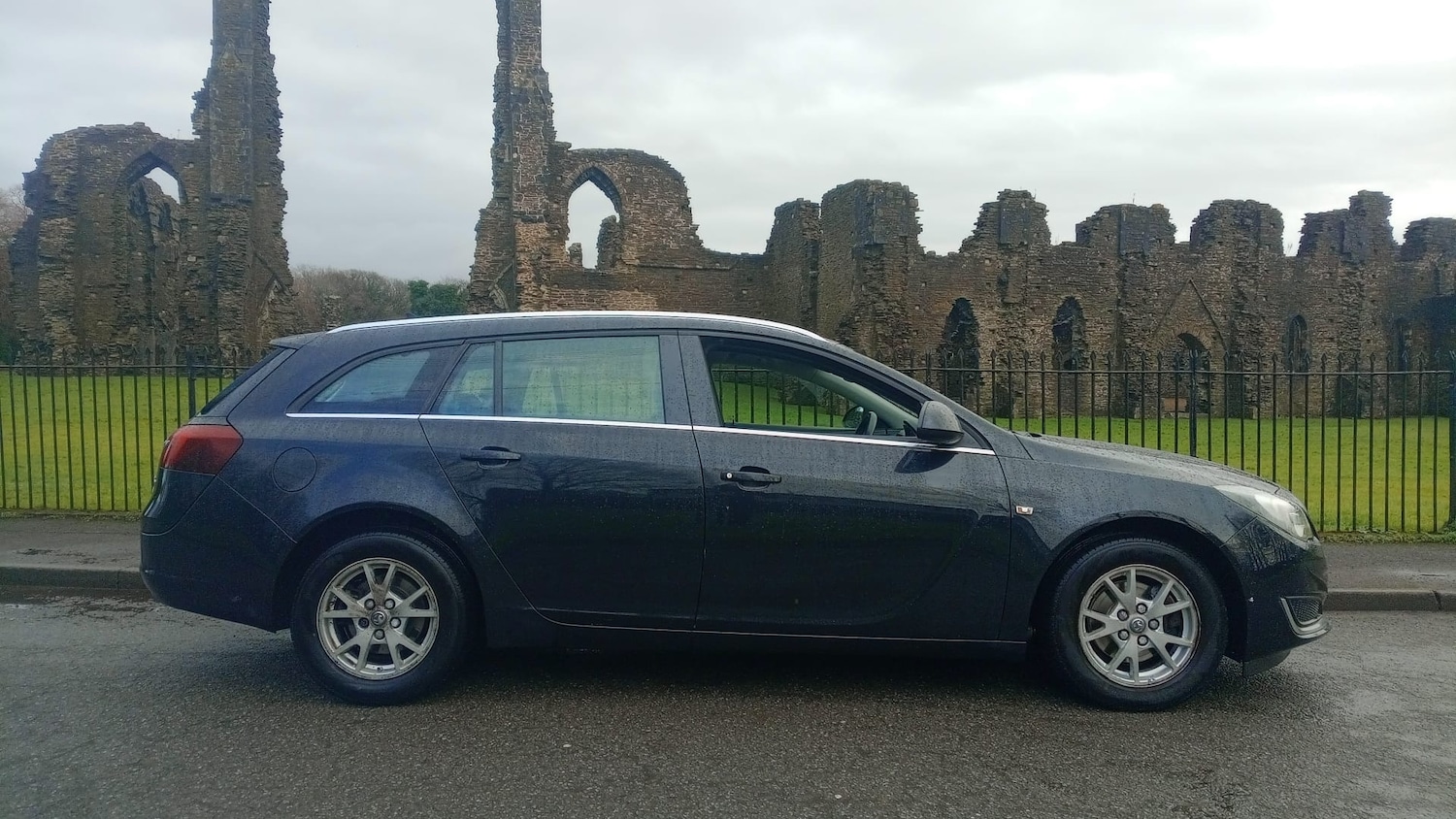 Used Vauxhall Insignia 2015 for sale - 77179536: Photo 2