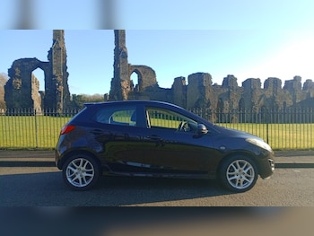 Used Mazda Mazda2 2010 for sale - 77240330: Photo