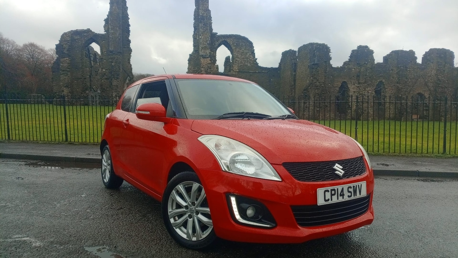 Used Suzuki Swift 2014 for sale - 77283066: Photo 1