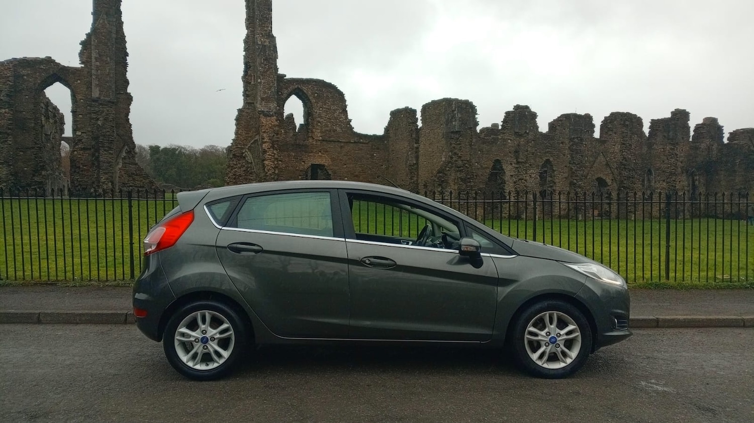 Used Ford Fiesta 2015 for sale - 77640169: Photo 2