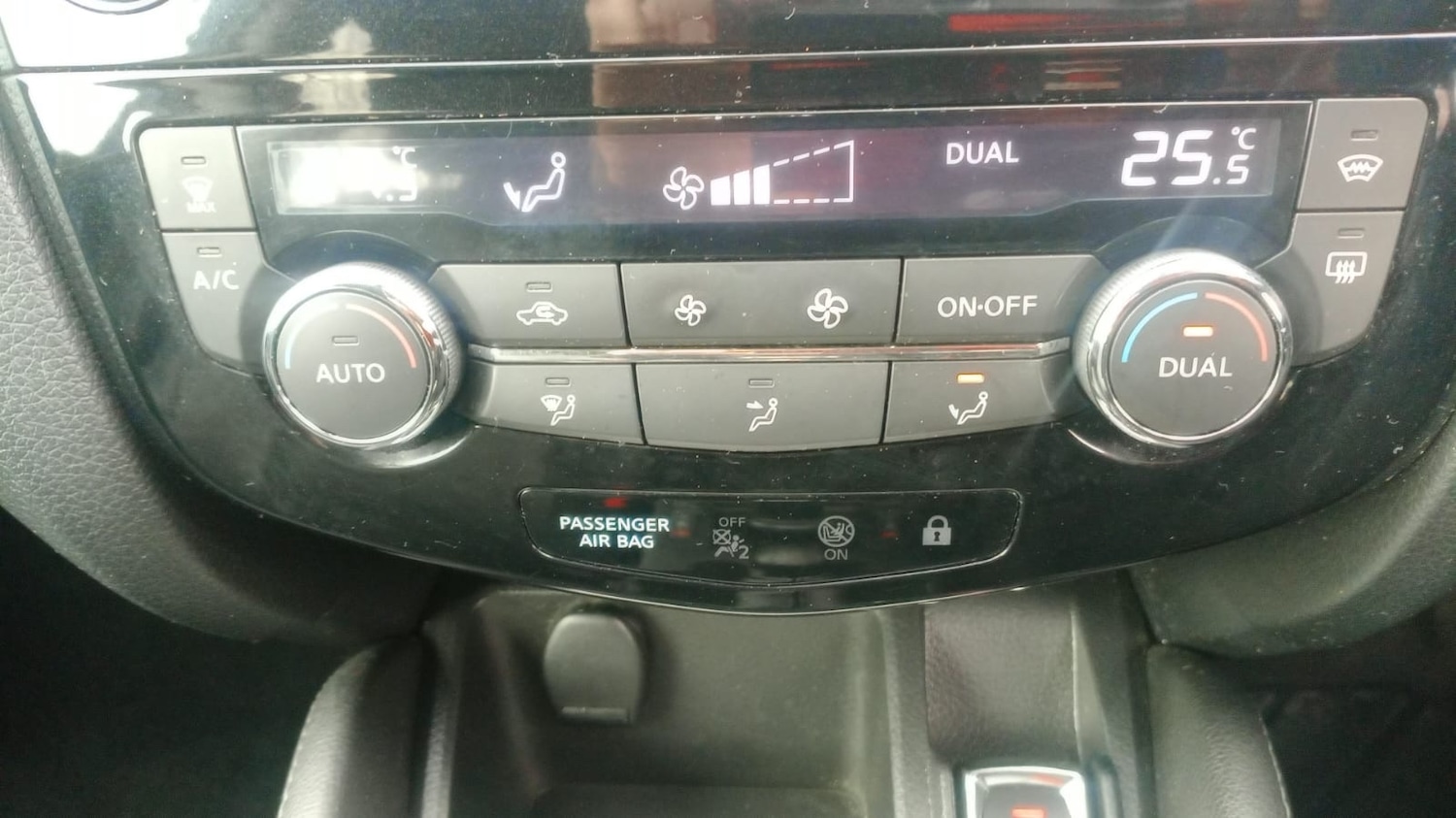 Used Nissan Qashqai 2015 for sale - 77530209: Photo 16