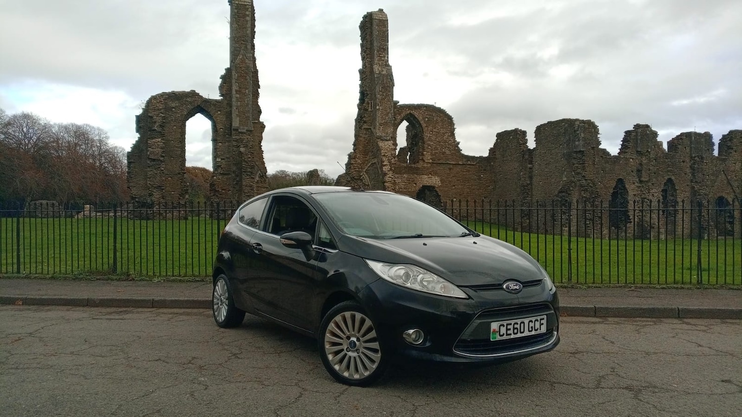 Used Ford Fiesta 2010 for sale - 76612232: Photo 1