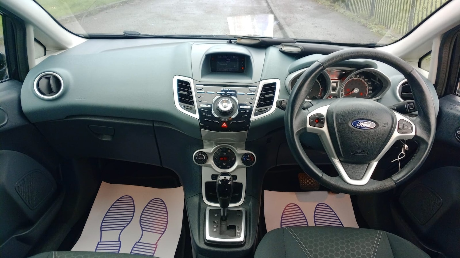 Used Ford Fiesta 2010 for sale - 76612232: Photo 9