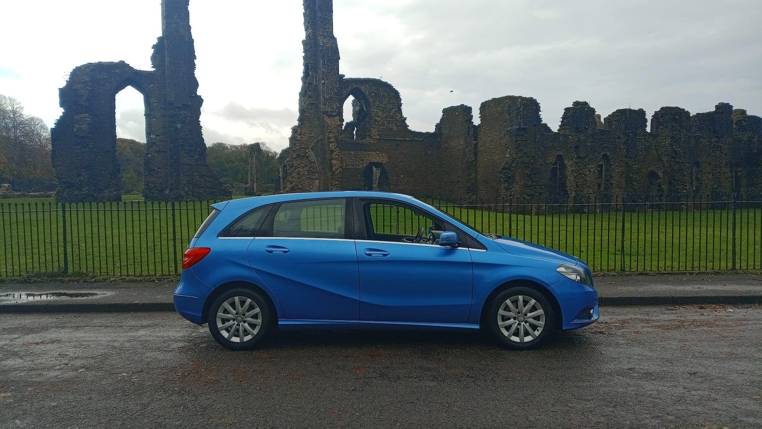 Used Mercedes-Benz B Class 2014 for sale - 76450029: Photo 2