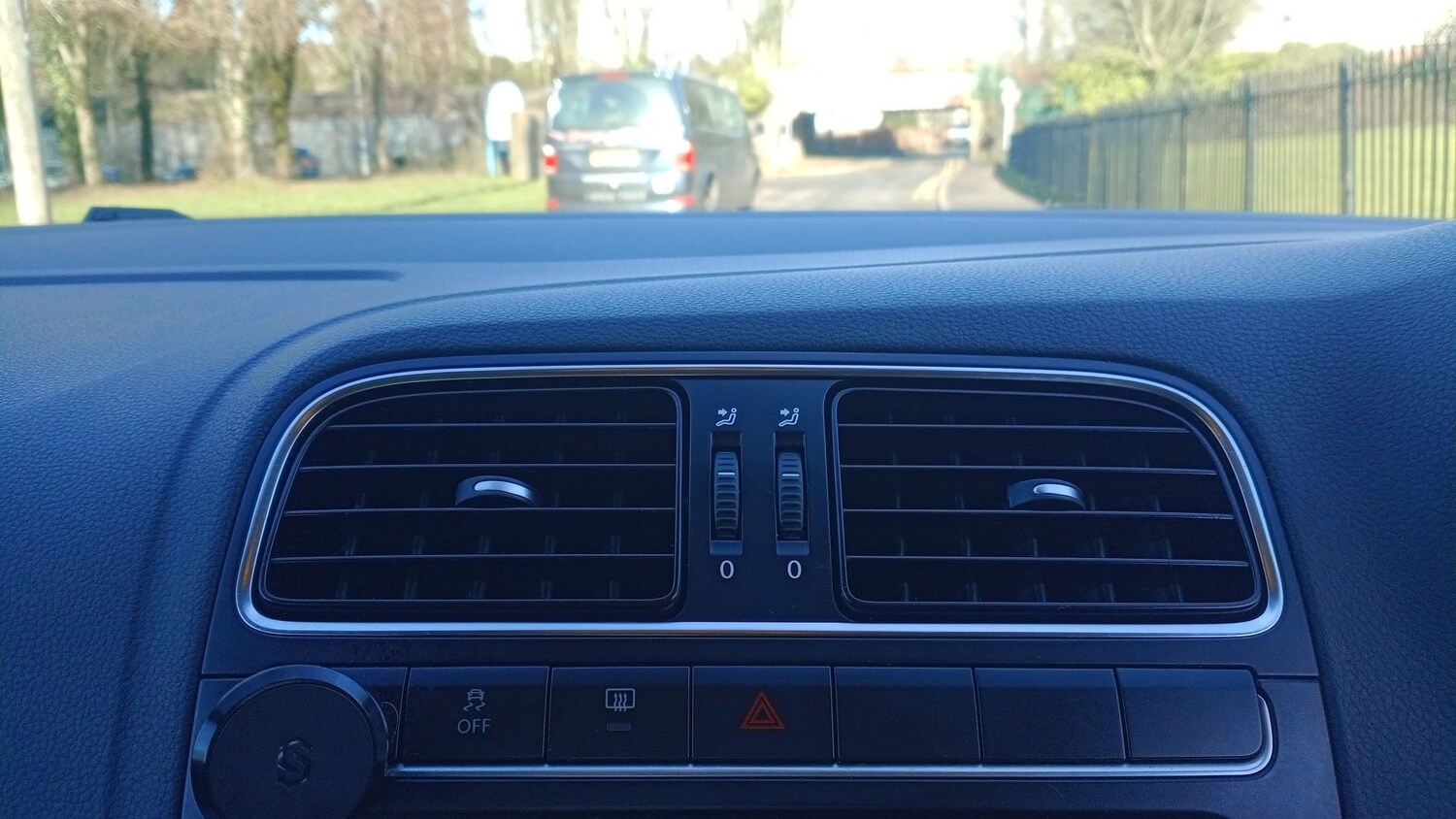 Used Volkswagen Polo 2011 for sale - 77353640: Photo 11