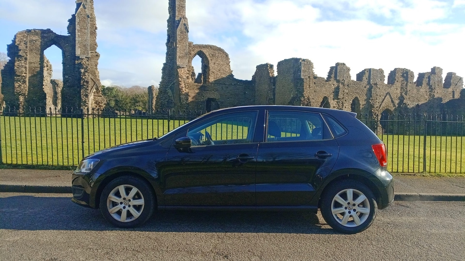 Used Volkswagen Polo 2011 for sale - 77353640: Photo 6
