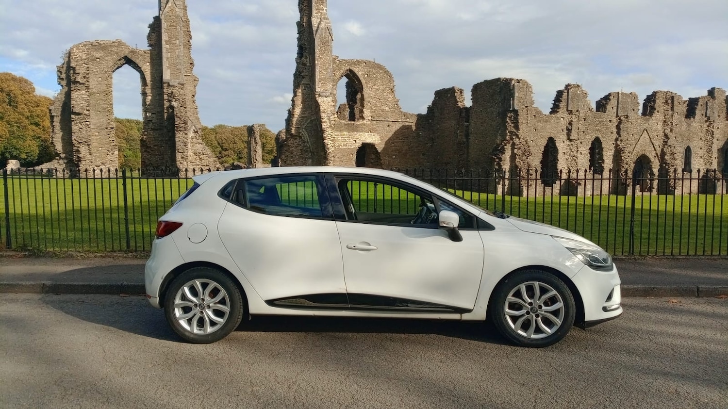 Used Renault Clio 2017 for sale - 76126062: Photo 4