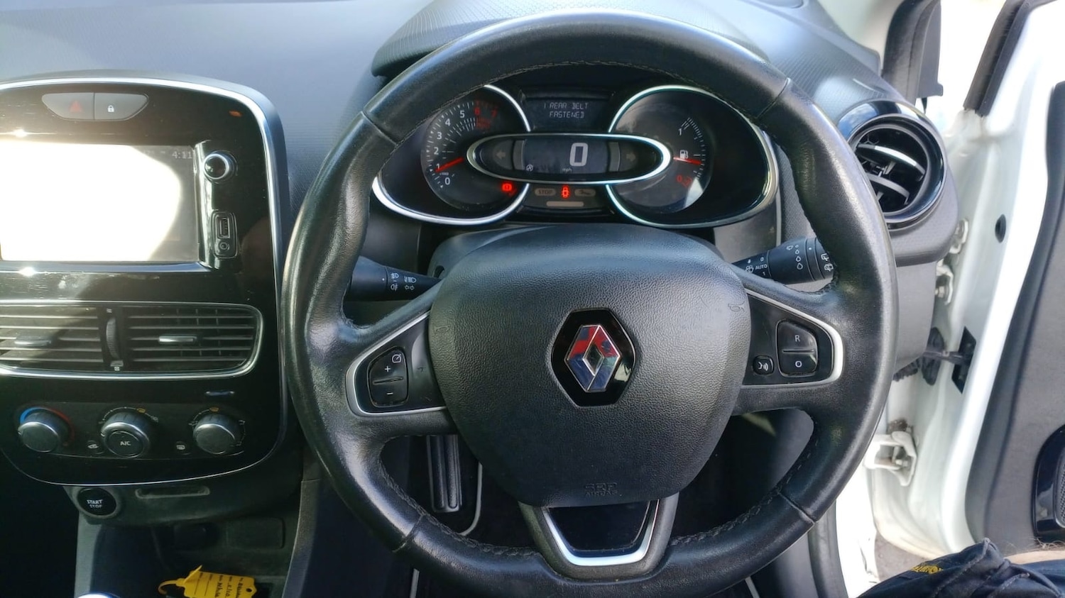 Used Renault Clio 2017 for sale - 76126062: Photo 8