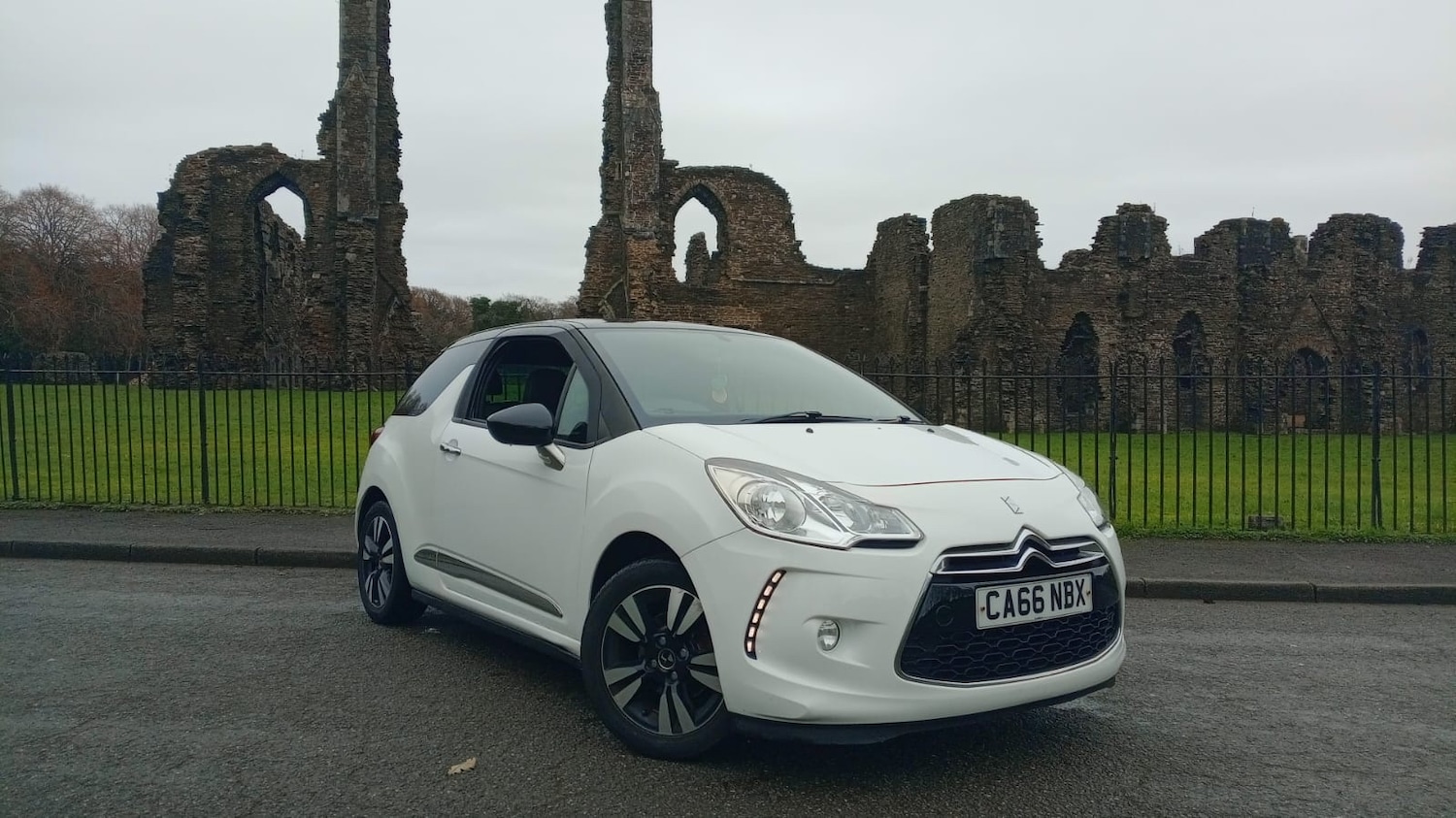 Used DS Automobiles DS 3 2017 for sale - 76829503: Photo 1