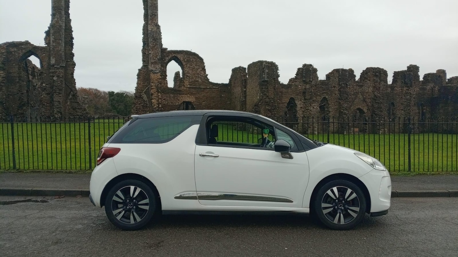 Used DS Automobiles DS 3 2017 for sale - 76829503: Photo 2