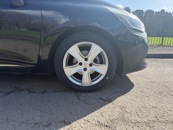 Used Renault Clio 2016 for sale - 77842202: Photo