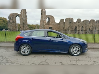 Used Ford Focus 2013 for sale - 76007173: Photo 2