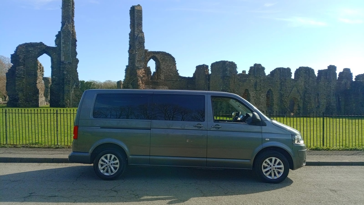 Used Volkswagen Transporter Shuttle 2015 for sale - 77930959: Photo 2