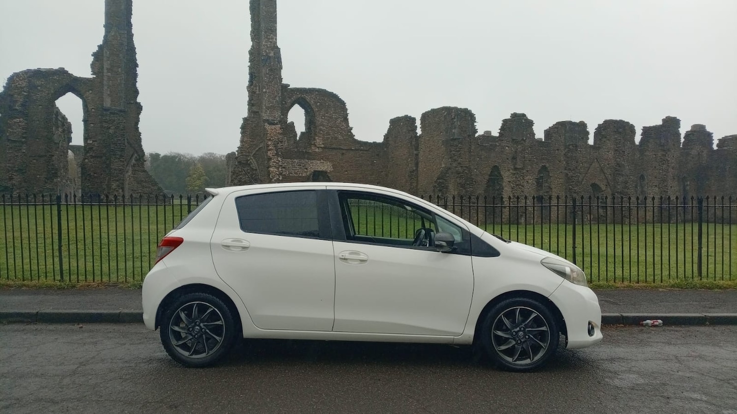 Used Toyota Yaris 2012 for sale - 78178041: Photo 4