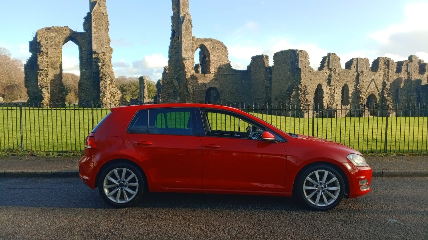 Used Volkswagen Golf 2014 for sale - 76807311: Photo 2