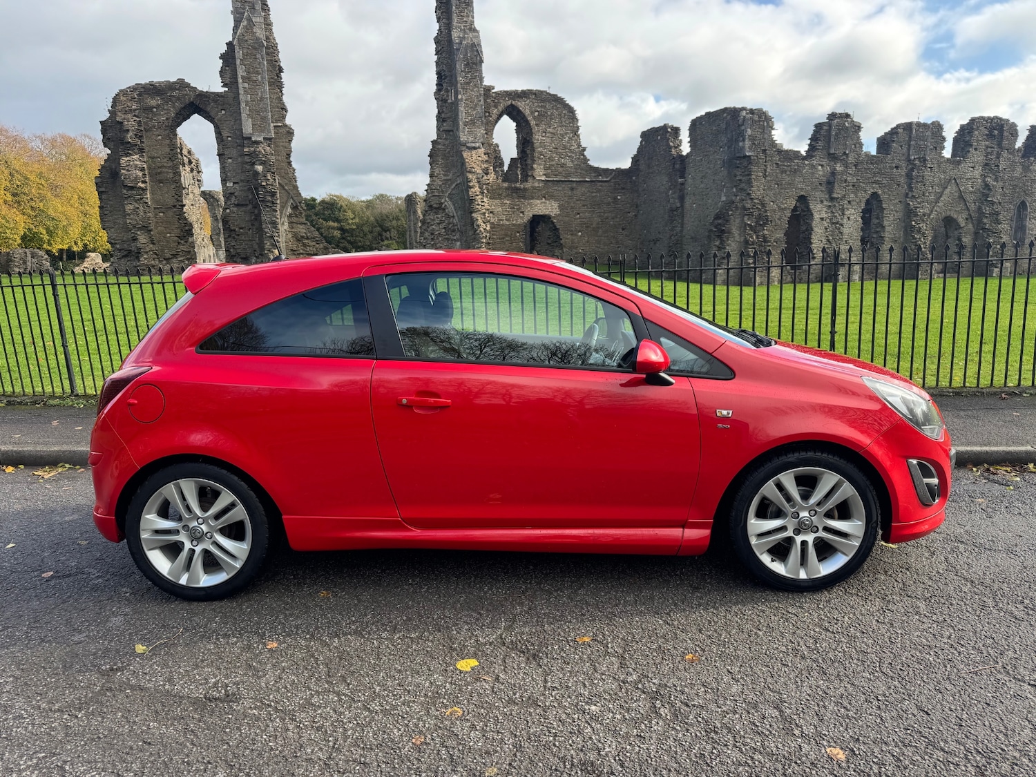 Used Vauxhall Corsa 2014 for sale - 76374083: Photo 2