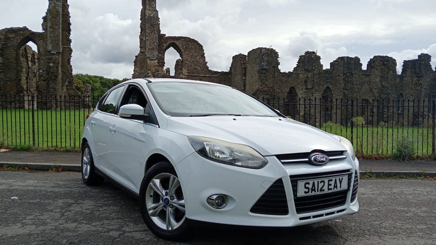 2012 12 FORD FOCUS 1.6 Zetec 5dr *12 MTH MOT*