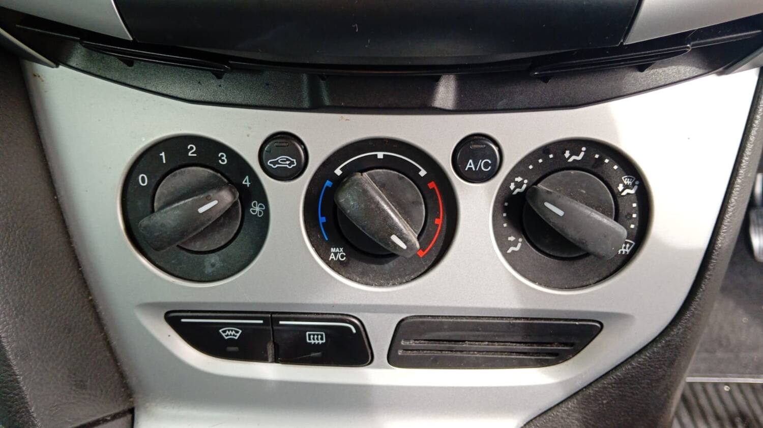 2012 12 FORD FOCUS