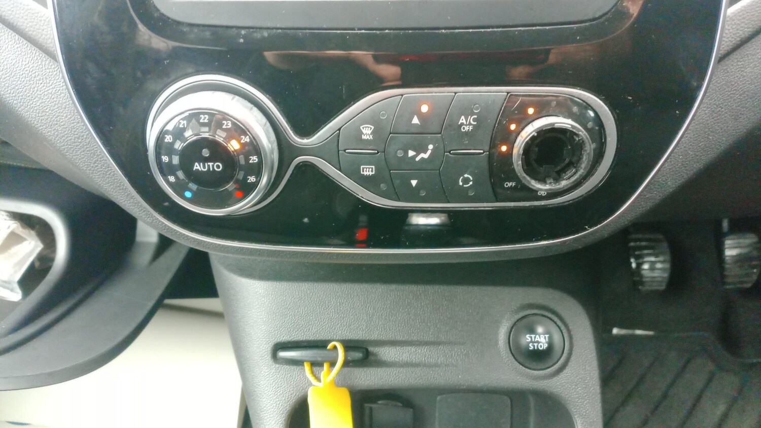 Used Renault Captur 2017 for sale - 77759073: Photo 9