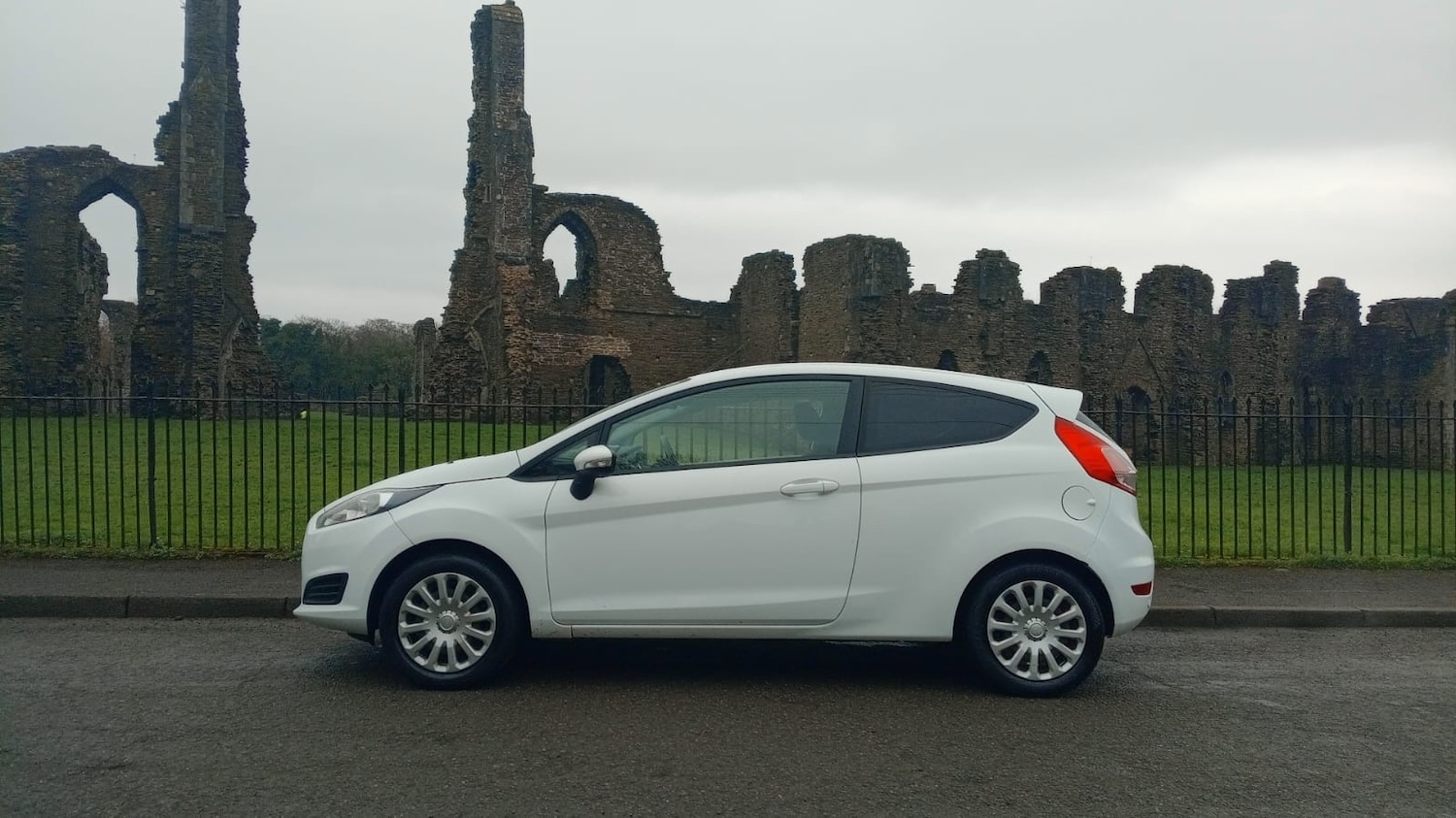 Used Ford Fiesta 2014 for sale - 77801761: Photo 2