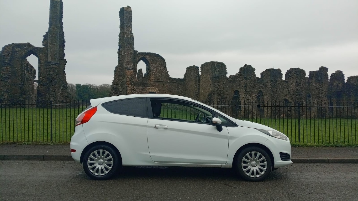 Used Ford Fiesta 2014 for sale - 77801761: Photo 4