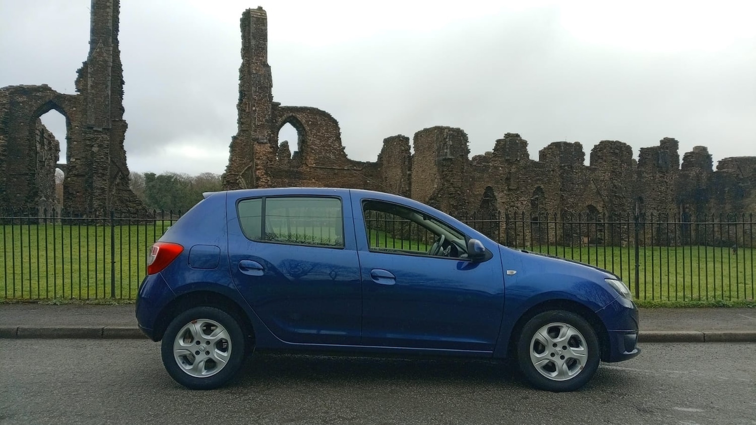 Used Dacia Sandero 2016 for sale - 77689317: Photo 2