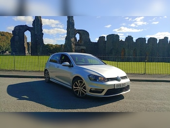 Volkswagen - Golf