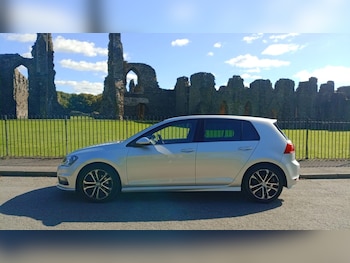 Used Volkswagen Golf 2016 for sale - 76044765: Photo 2
