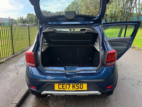 Used Dacia Sandero Stepway 2017 for sale - 75760944: Photo 8