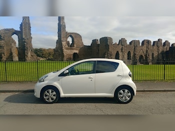 Used Toyota AYGO 2013 for sale - 76206609: Photo 4