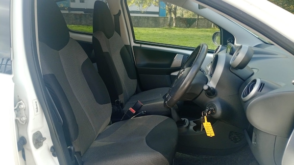 Used Toyota AYGO 2013 for sale - 76206609: Photo 6