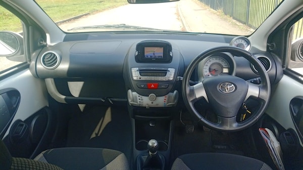 Used Toyota AYGO 2013 for sale - 76206609: Photo 8