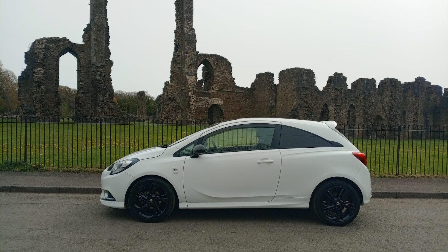 Used Vauxhall Corsa 2015 for sale - 78197761: Photo 2