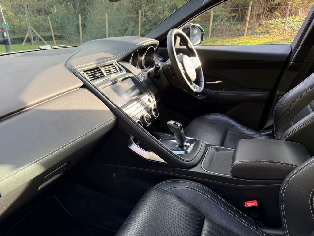 Used Jaguar E-Pace 2018 for sale - 76686359: Photo 24