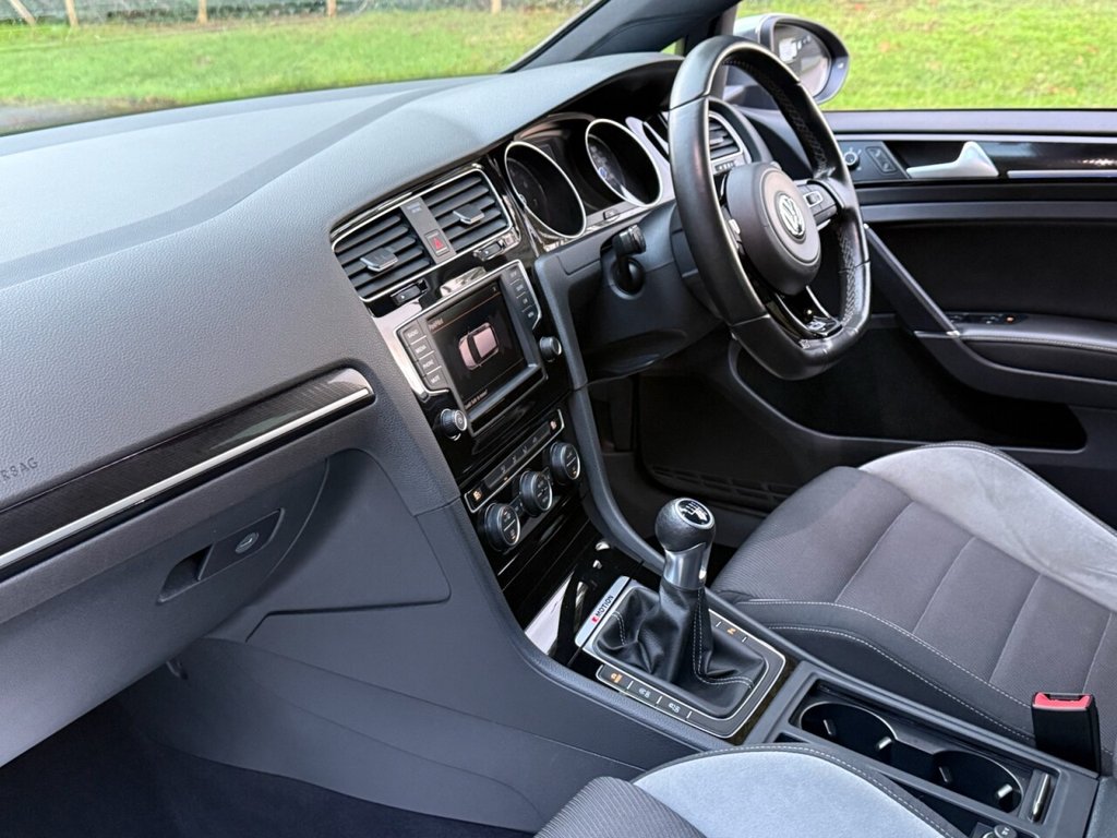 Used Volkswagen Golf 2016 for sale - 77231936: Photo 16