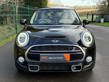 Used MINI Hatch 2019 for sale - 77007560: Photo