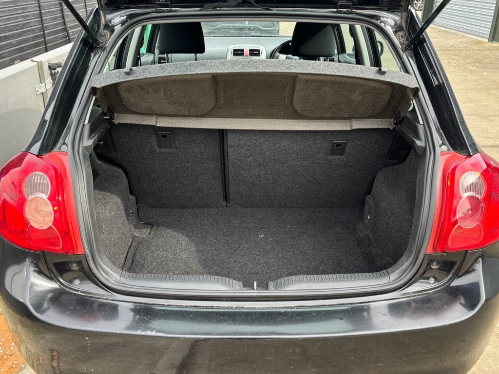 Used Toyota Auris 2010 for sale - 77953270: Photo 11