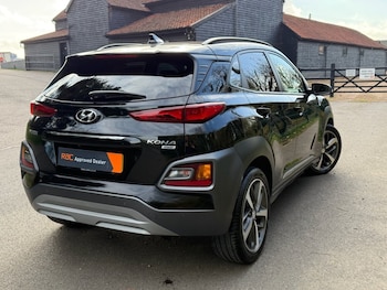 Used Hyundai KONA 2018 for sale - 76570180: Photo