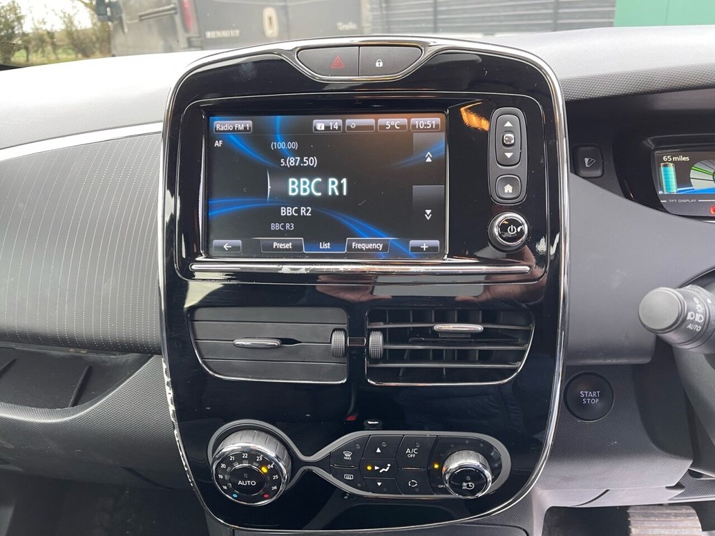 Used Renault Zoe 2019 for sale - 73260150: Photo 32