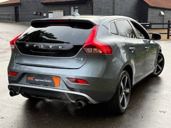 Used Volvo V40 2016 for sale - 77249815: Photo